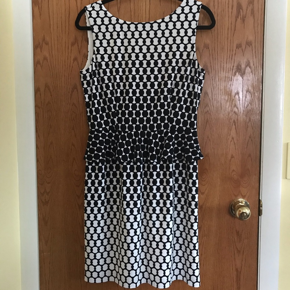 Donna Morgan Classic Dress! Lg size 8